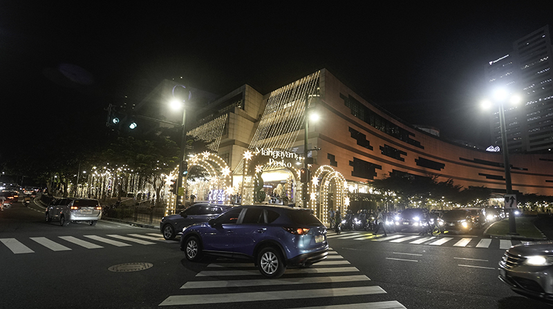 4 SM Aura joins the global movement by lighting its facade in orange representing a bright future free from violence against women and girls. min