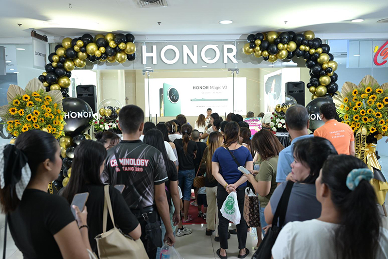 HONOR Opens New Experience Store in Fishermall Malabon Announces Holideals