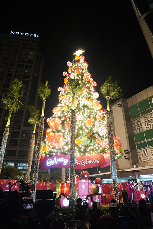 giant christmas tree