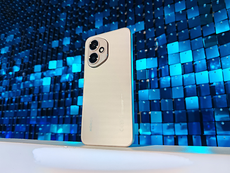 Why You Should Buy HONOR 400 5G 004