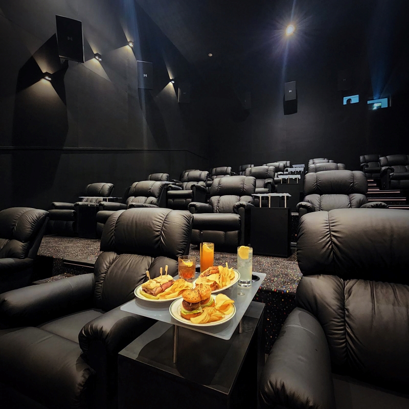 Wolfgangs Premiere Lounge Cinema