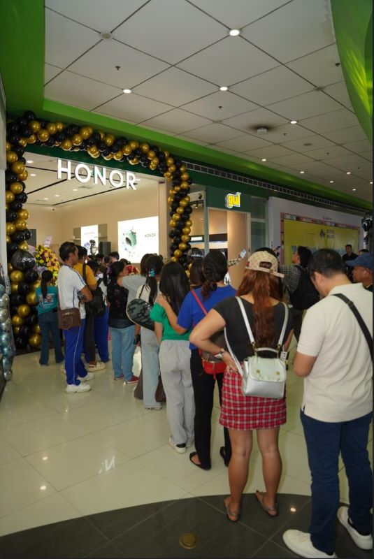HONOR 400 Pro 5G Long Lines First Day Sale