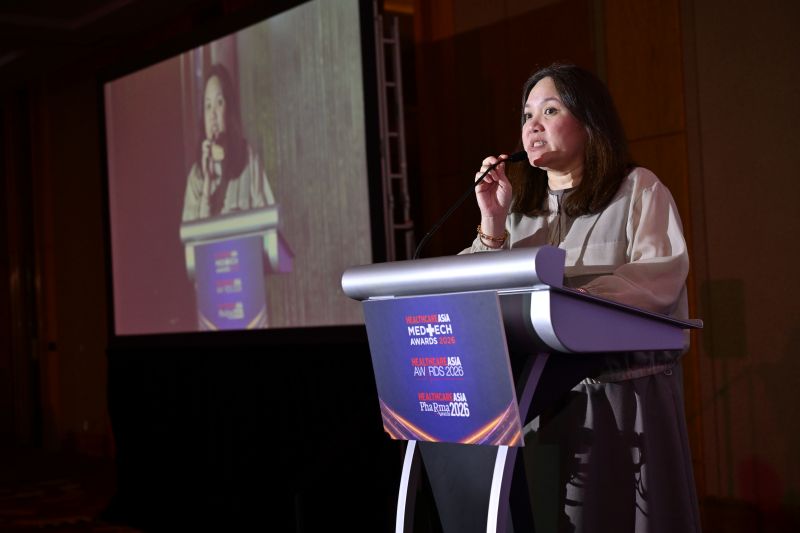 Dr. Deborah Ona delivering her acceptance speech