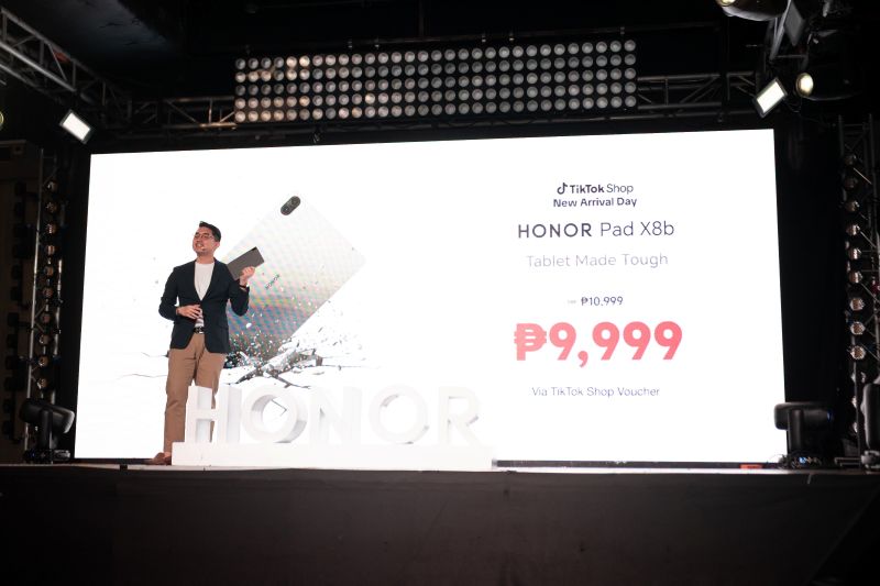 HONOR Ecomm Manager AC De Guzman reveals price of HONOR Pad X8b