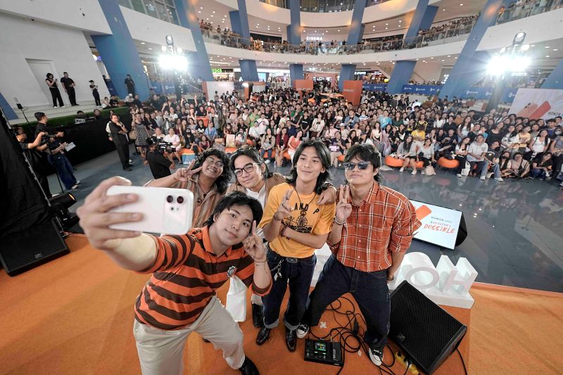 HONOR 600 Fever Takes Over Mall of Asia as Thousands of Fans Flock to First Day Sale Event Star studded HONOR 600 Series First Day Sale on May 30 06