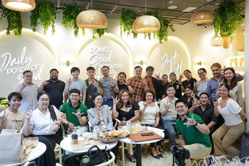 Unveiling the Newest Overdoughs Cafe + Elait, the Deaf Friendly Store Cafe 3