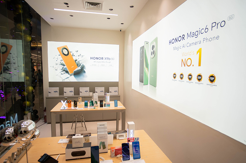 HONOR Opens Experience Store at SM City Bacolod with All-Angle Ultra Tough HONOR X9b 5G! HONOR is now in Bacolod