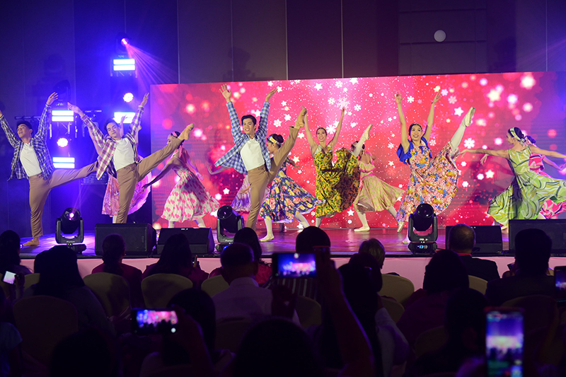 SM kicks off breast cancer awareness month with Beautiful Girl Philippine Ballet Theater 1