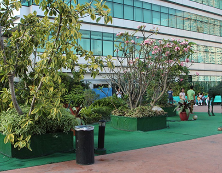 Green retreats at the City of Firsts topiary garden 03