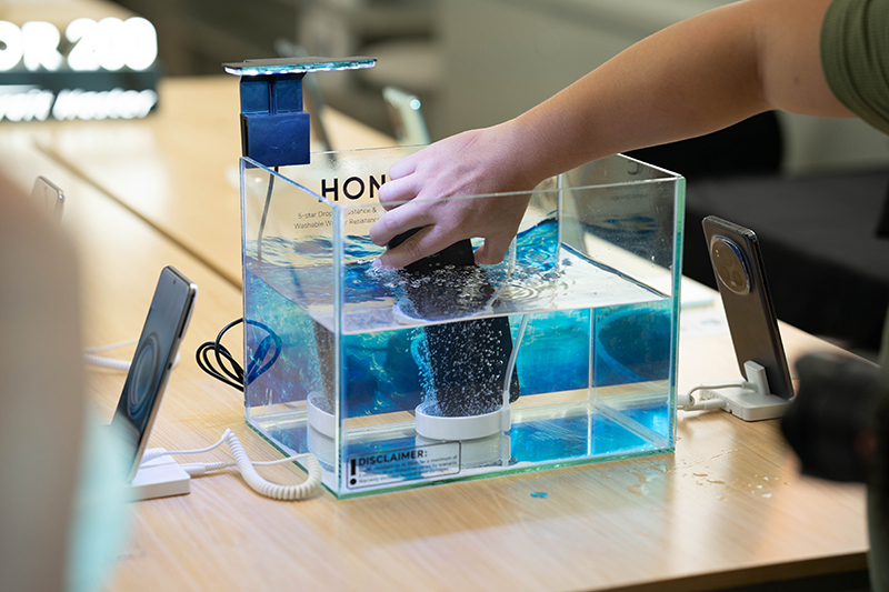 HONOR Opens Store in SM City Davao, Fans Flock Over New HONOR X7c HONOR X7c is water resistant