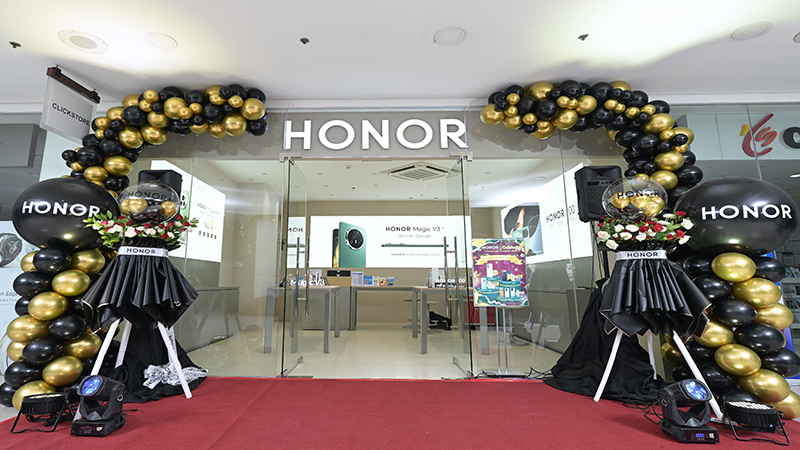 HONOR Opens New Experience Store in Fishermall Malabon, Announces Holideals HONOR Experience Store Fishermall Malabon